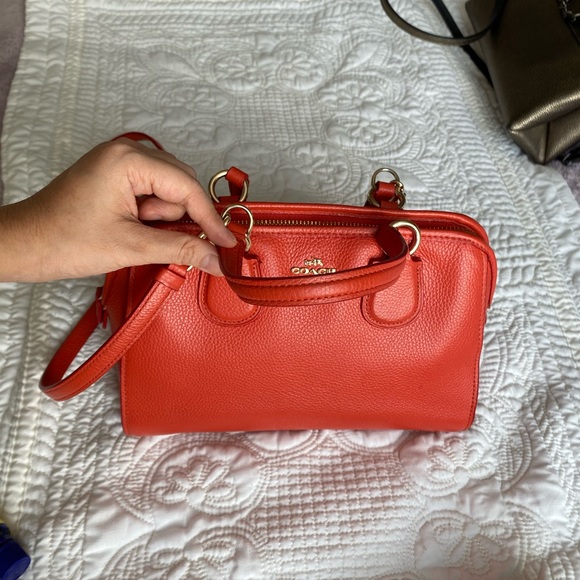 Vibrant grapefruit orange coach crossbody handbag - Picture 13 of 14
